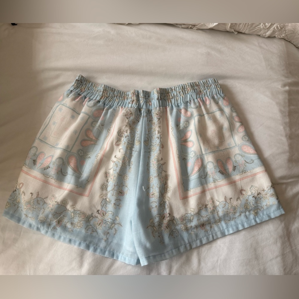 Mable Shorts - Picture 2 of 4